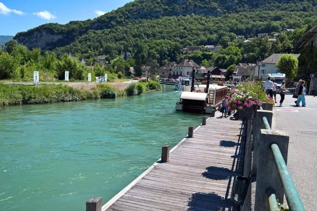 Le Portougais, Chalet A Chanaz, La Petite Venise Savoyarde Exterior foto