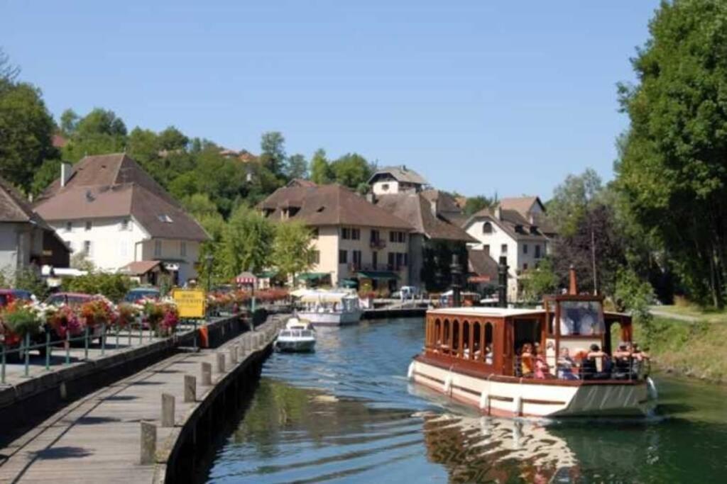 Le Portougais, Chalet A Chanaz, La Petite Venise Savoyarde Exterior foto